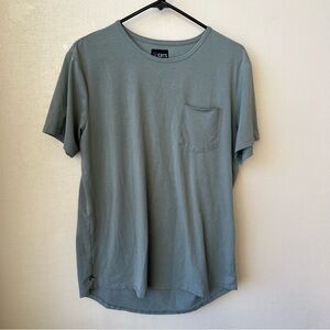 Cuts Elongated Hem T-Shirt Men’s Sz M Green Chest Pocket Crew Neck 42”